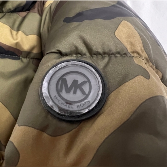 Michael Kors camo baby puffer jacket 18M - Picture 10 of 11